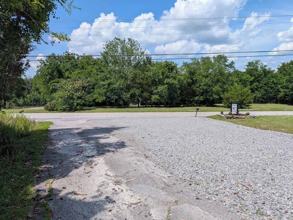 driveway entrance is 40 ft wide