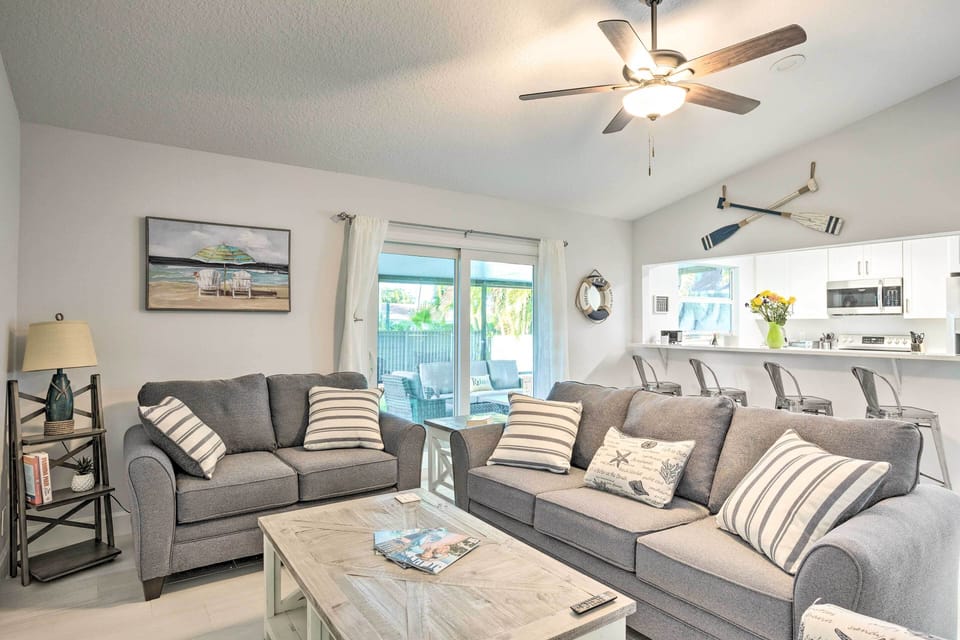 Living Room | Queen Sleeper Sofa