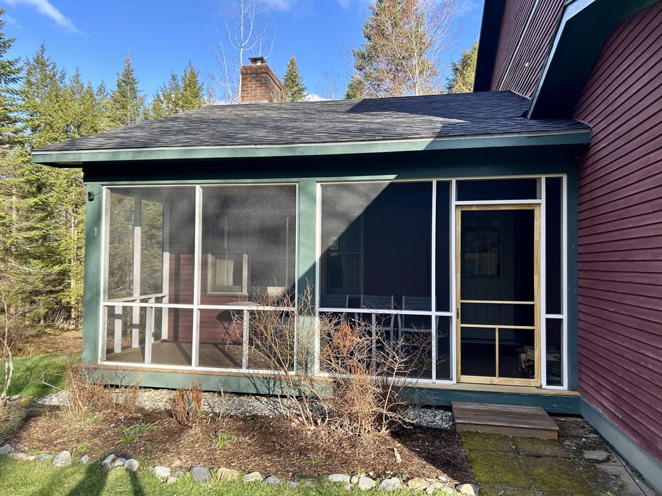 Screened in porch