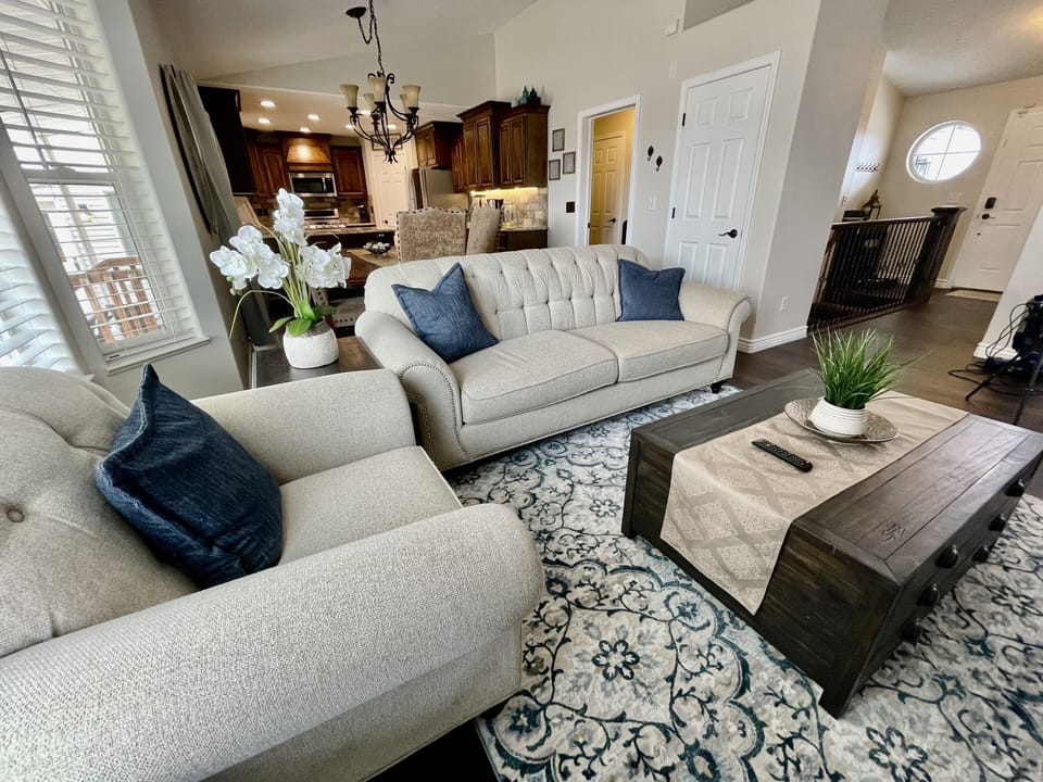 Living room 1 - Main floor, open concept with dining and kitchen area