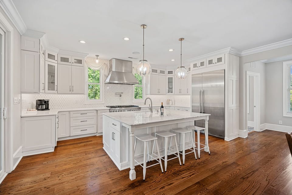 Updated, modern kitchen with island!