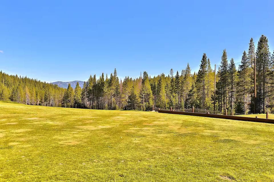 Tranquil Open Space at Trout Creek Rec. Center – Per-Person, Per-Day Fee Applies at the Facility and is Subject to Change