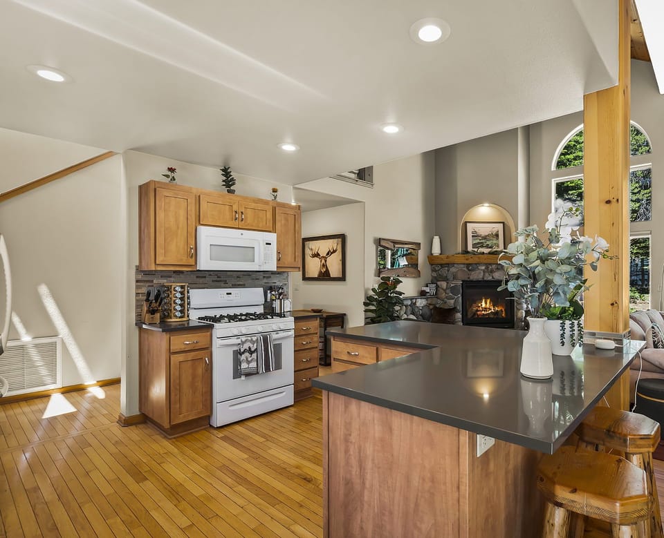 Kitchen: 
Sun Valley Mountain Escape