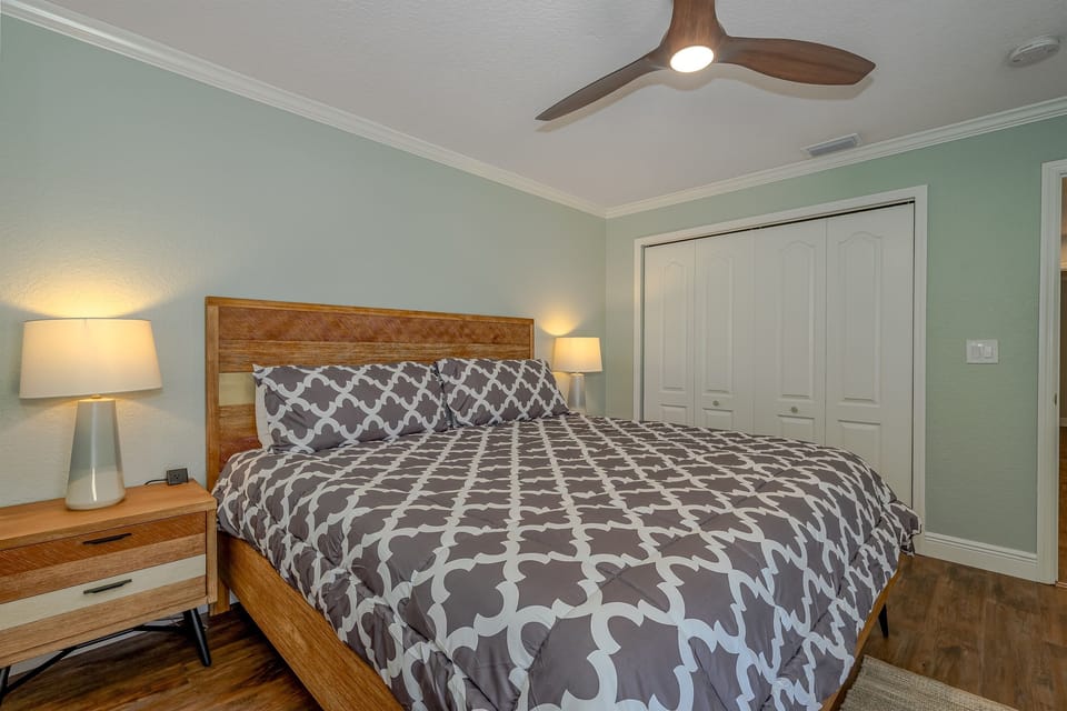 Second Bedroom w/ King Bed
