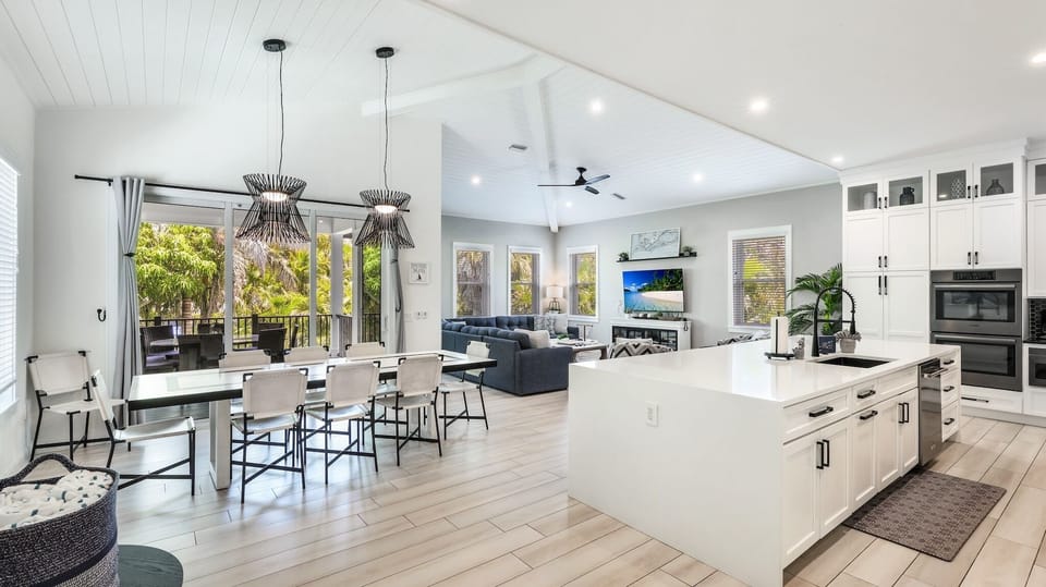 Open Concept - Dining