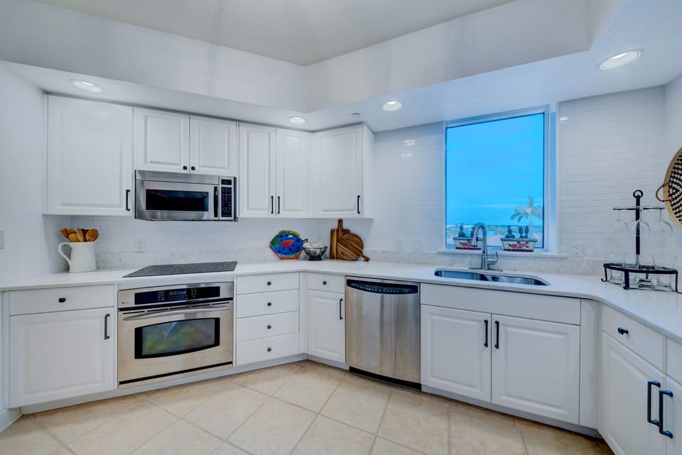 Fully-functional kitchen.