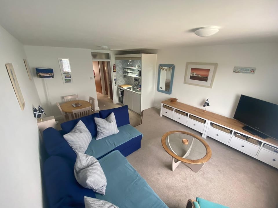 Lounge space with double sofa bed