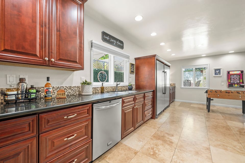 Our giant chefs kitchen has enough counterspace for all your culinary needs
