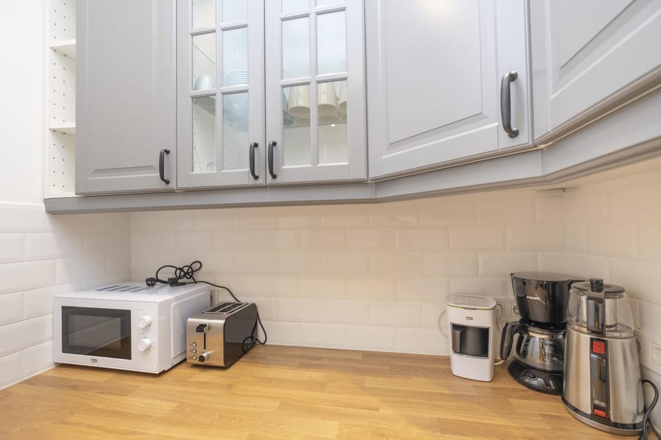 Turkish coffee, filter coffee, kettle and toaster