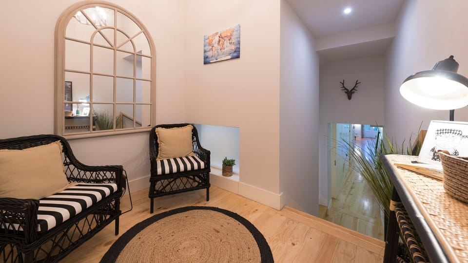 A stylish entrance hall greets you with elegant decor and natural light, hinting at the charm of your stay.
#EntranceHall #ElegantDecor #LovelyStay