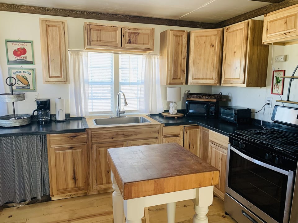 Kitchen island 