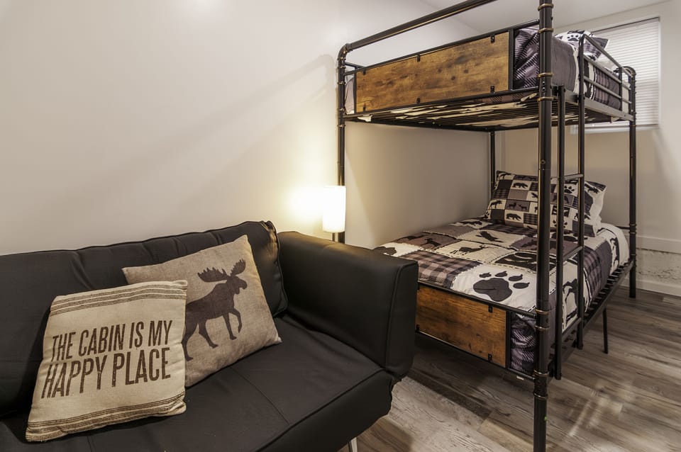 Bedroom #4 - Our "Mini" bunk-room, completely with twin bunk beds, plus a futon!
