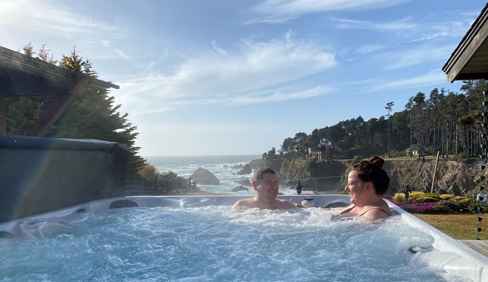 LARGE hot tub w/Large ocean?