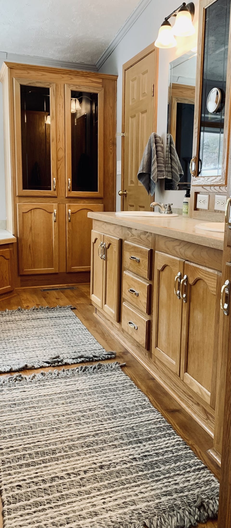 Main en suite bathroom