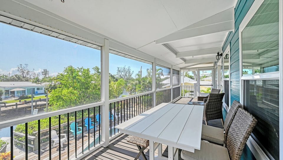 Enjoy a Meal with Pool View