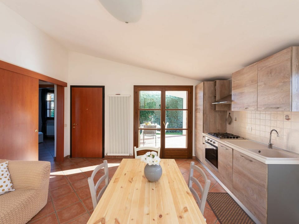 Kitchen Sink, Property, Cabinetry, Sink, Building, Wood, Countertop, Interior Design, Tap, Floor