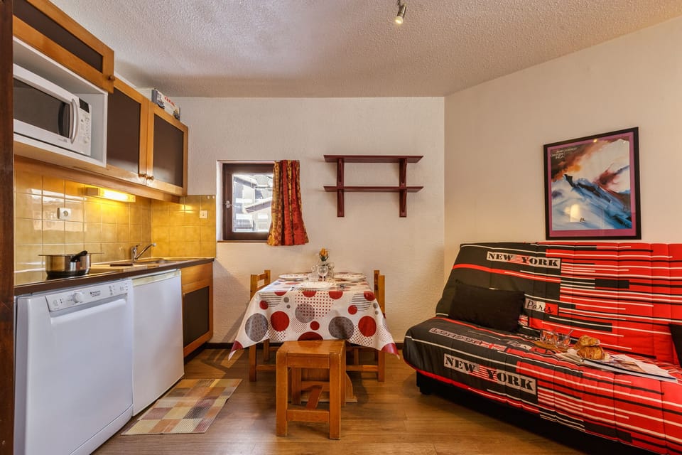 Living and kitchen