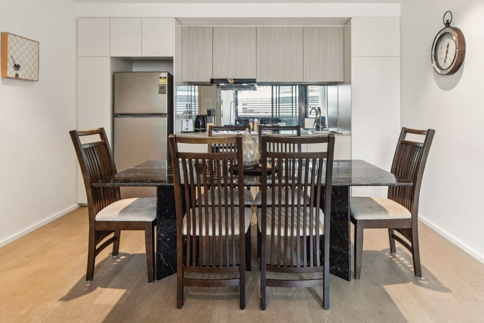Marble 6 seater Dining Table.