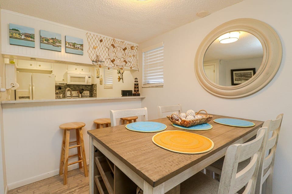 St. Augustine Beach Rentals Dining Room
