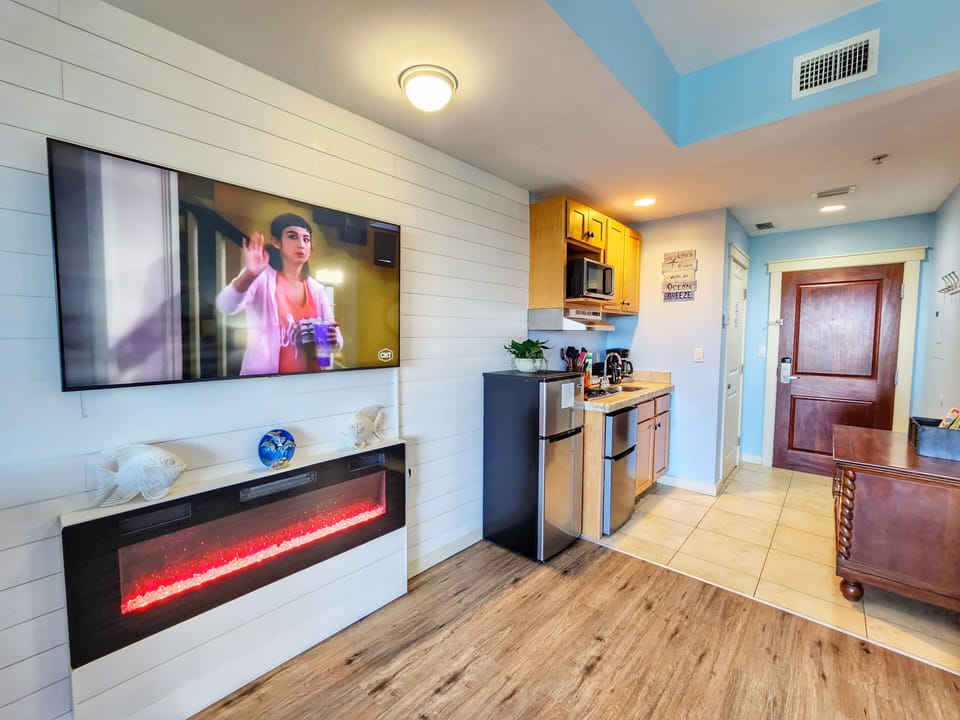 You can change the lights on fireplace!!!