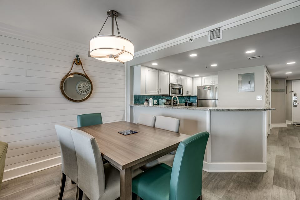 Dining area to kitchen view