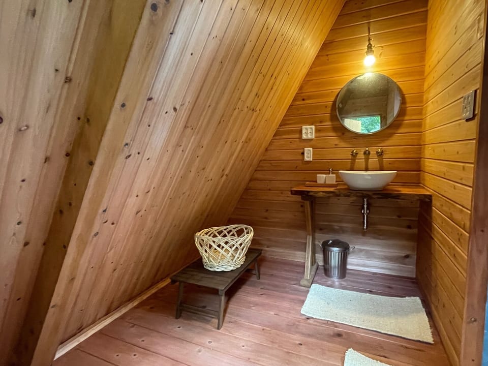 Dressing room wrapped in wood
