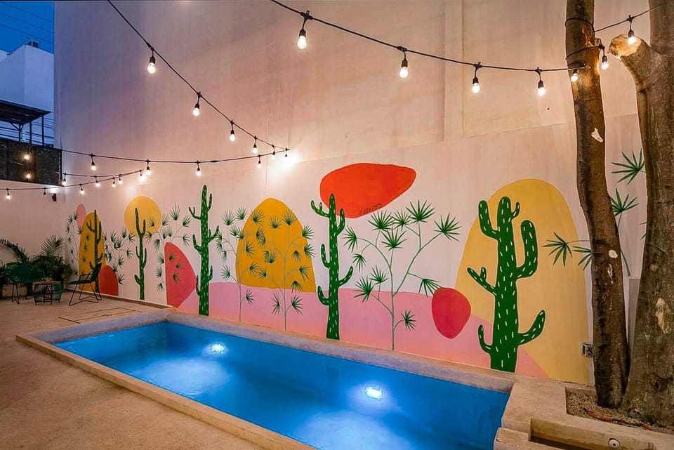 Unique wall with graffiti - Affordable accommodation in Playa del Carmen