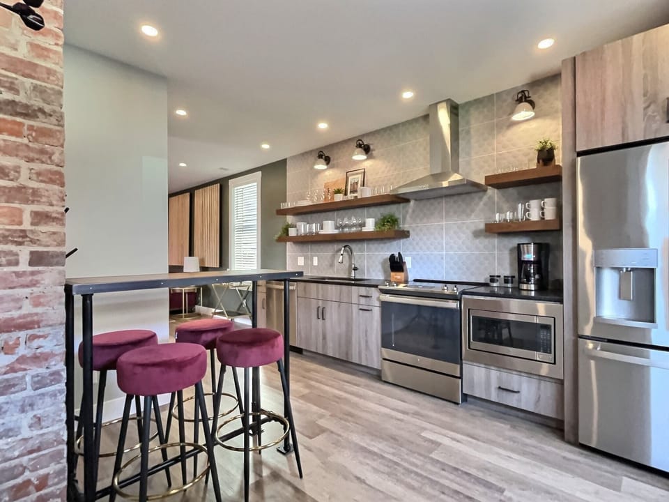 Full Kitchen