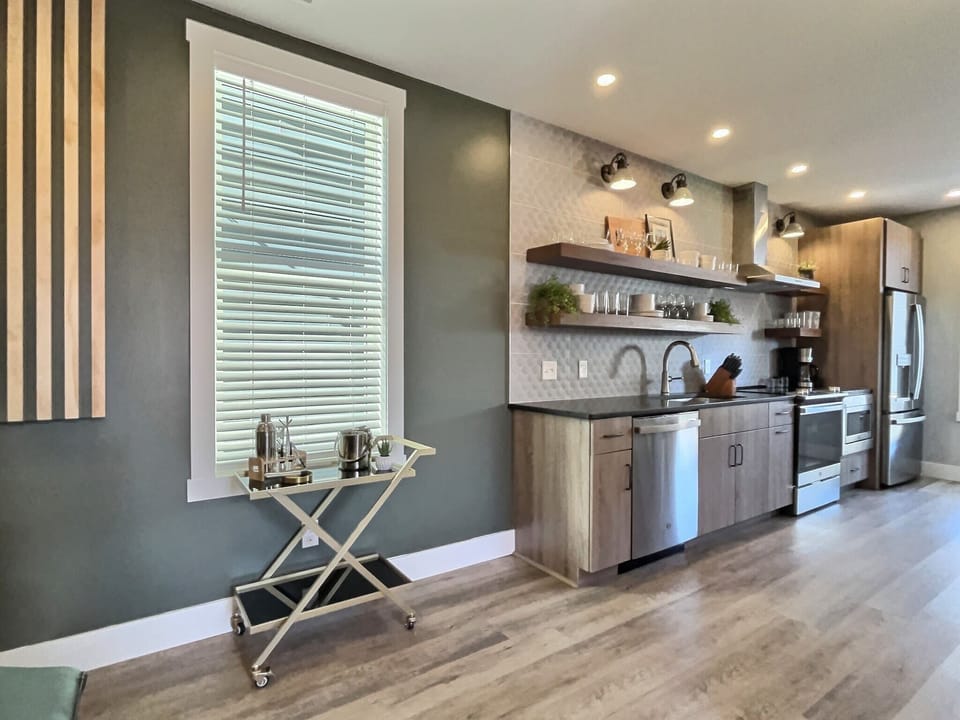 Full Kitchen