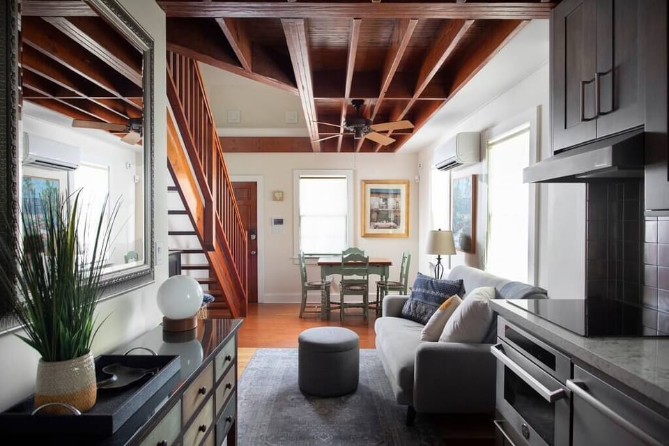 Open floor plan is perfect for a couple looking to get away and enjoy Key West.