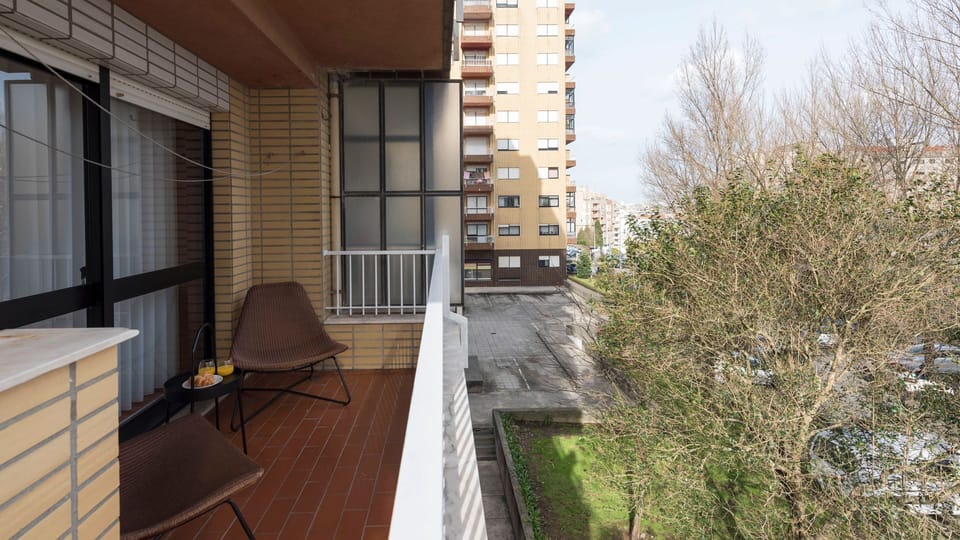 Start your day by enjoying the fresh breeze in your own balcony #airbnb #airbnbporto #portugal #pt #porto