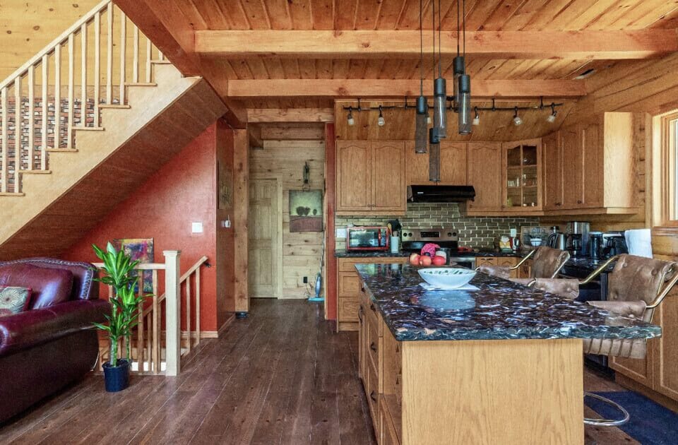 Full kitchen 