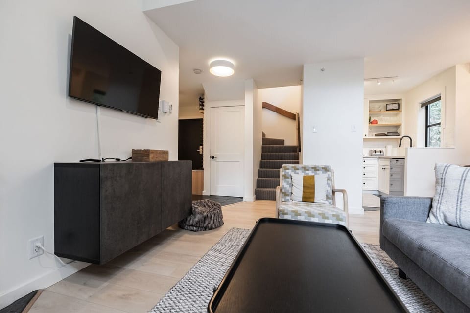 Living area: Smart TV