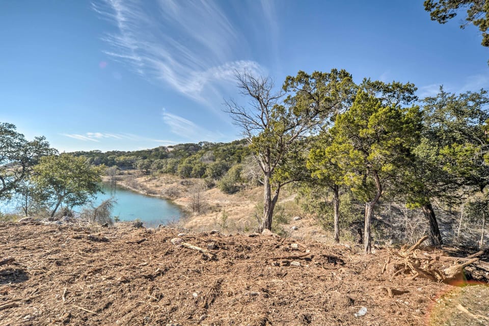 Canyon Lake Access On-Site