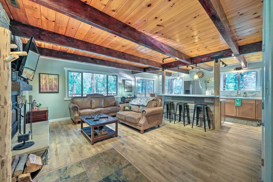 Living Room | Free WiFi