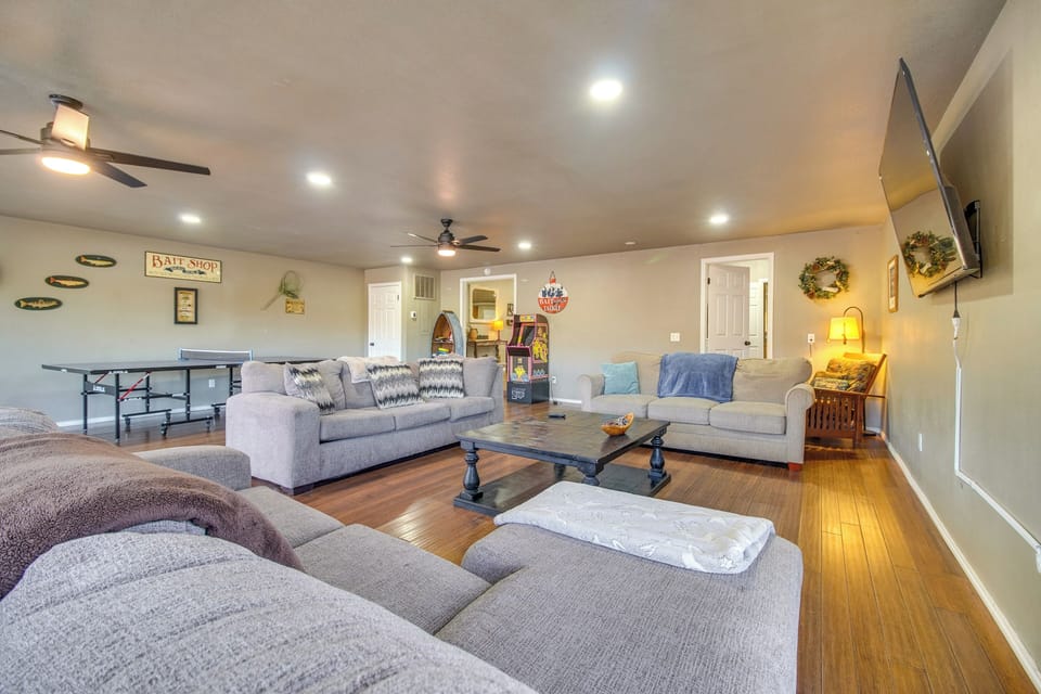 Eucha Vacation Rental | 4BR | 3BA | Steps to Enter | 3,000 Sq Ft