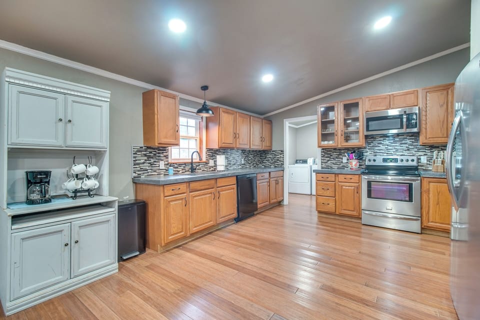 Fully Equipped Kitchen | Main Level | Dishwasher