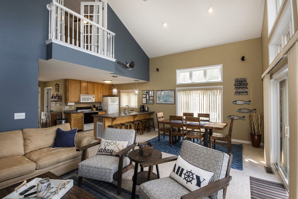 Main Level, Grand room