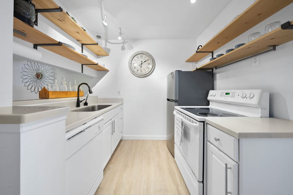 Full kitchen stocked with all your needs. 