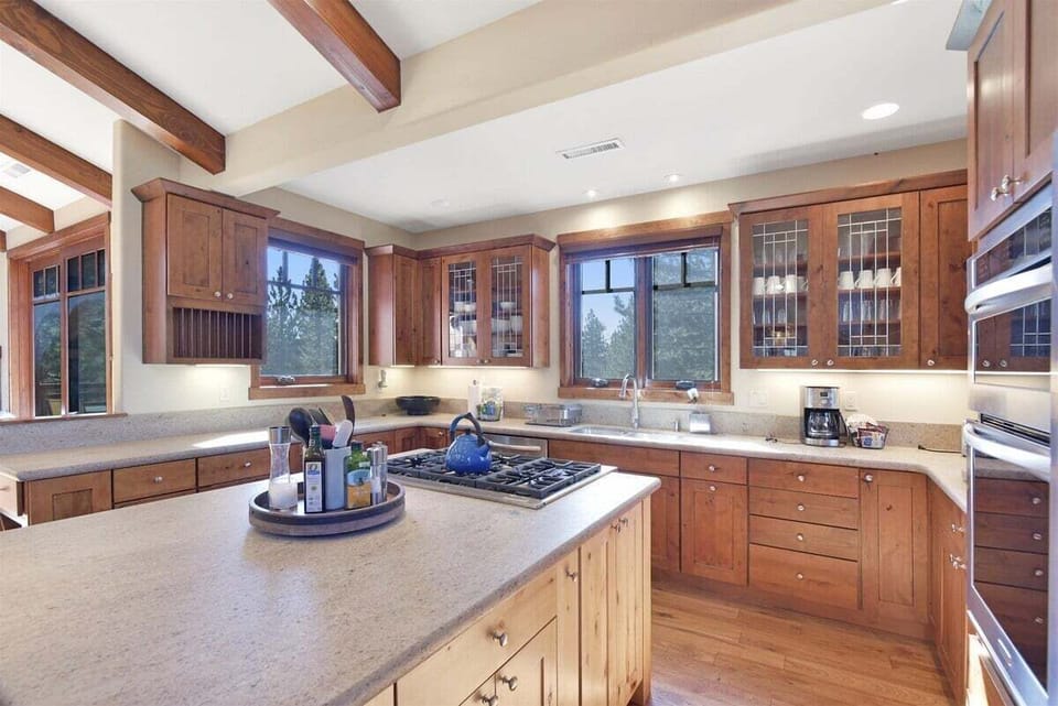 Gray Stone 2150: Fully Equipped Kitchen