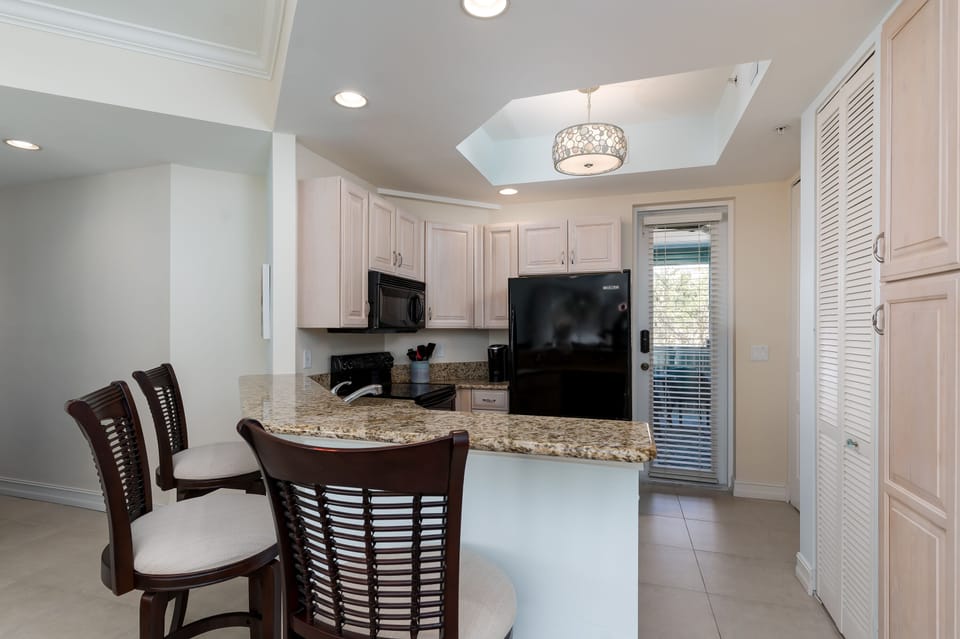Lots of storage space in the kitchen. Full equipped