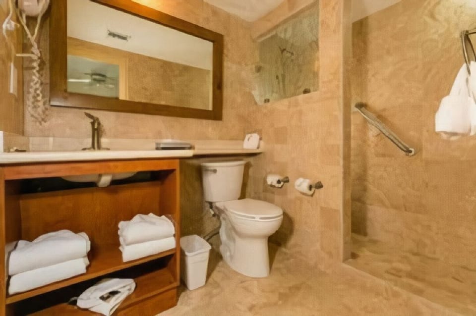 THE ONE BEDROM SUITE OFFERS 2 FULL BATHROOMS FOR EXTRA CONVENIENCE.