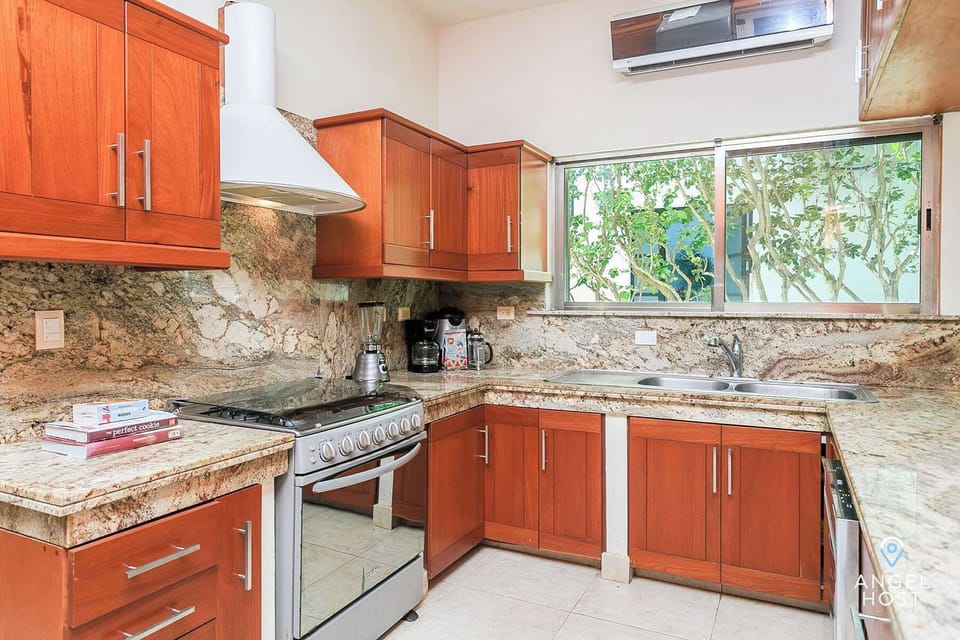 A fully-equipped kitchen to whip up any meal at home