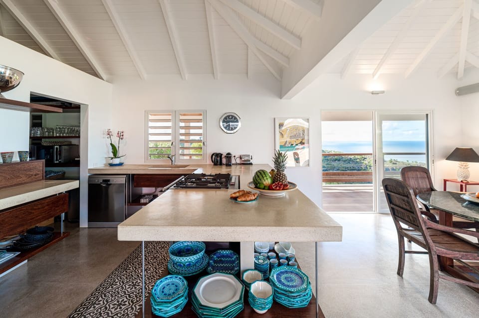 Kitchen & Dining Areas