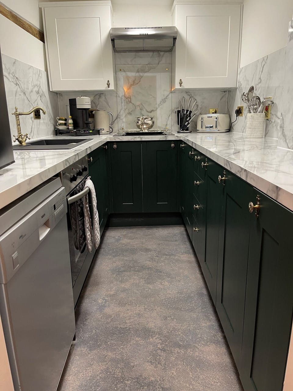 Fully Fitted Kitchen, De Vere Suite