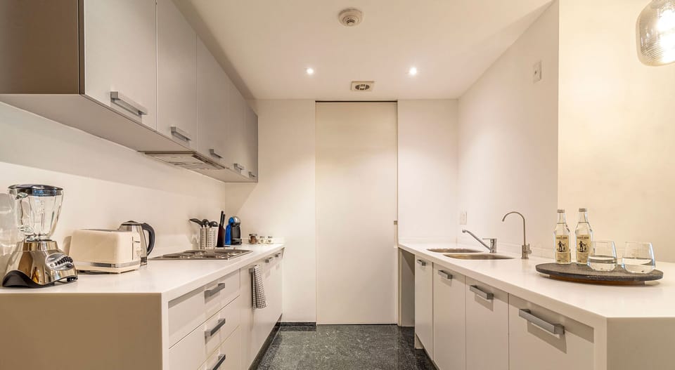 El mobiliario, la decoración y los servicios pueden variar ligeramente.