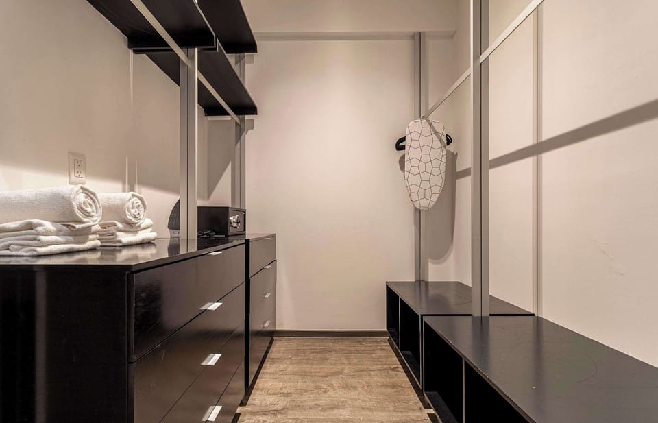 El mobiliario, la decoración y los servicios pueden variar ligeramente.