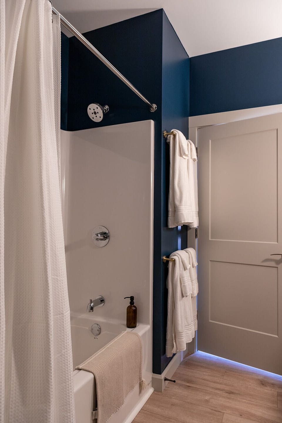 3 East Barn Burner Bathroom 1 Shower