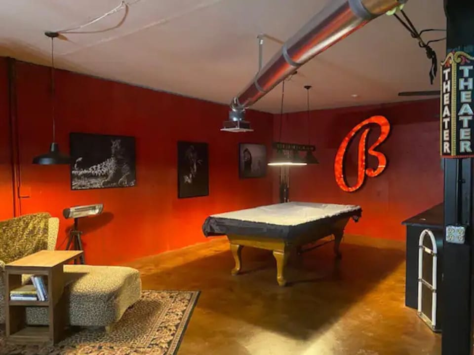 Pool table
