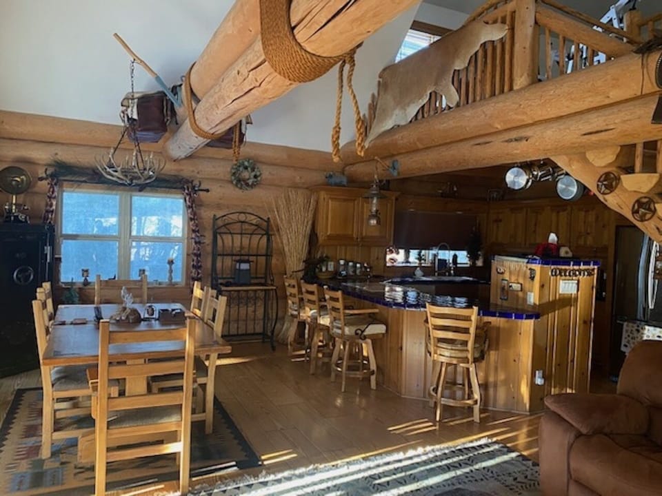 Dining room & kitchen